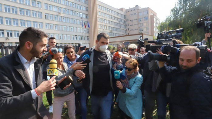 От профила във Фейсбук на Весислава Танчева, експерт по политически