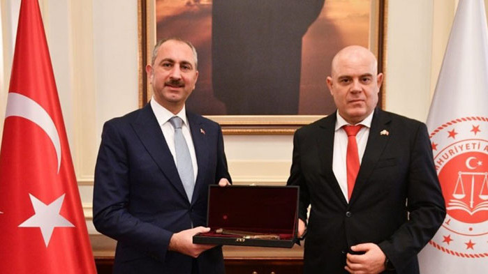 Гешев обсъди наказателно-правното сътрудничество с министъра на правосъдието на Турция