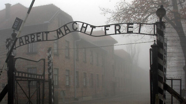 Днес хората по целия свят ще сведат глави за да