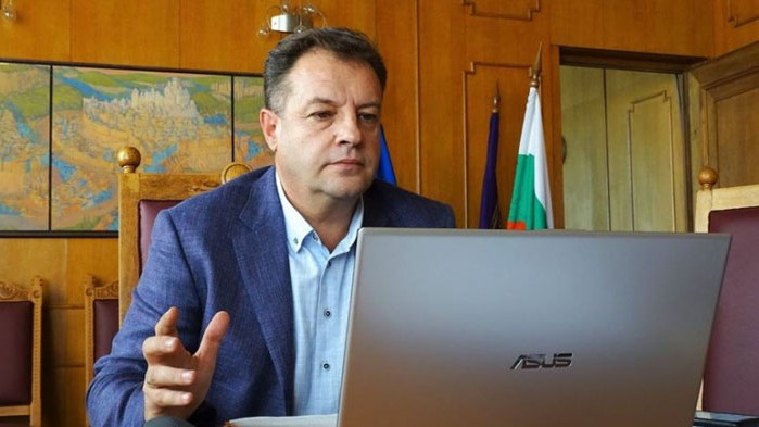 Дори с общинските икономии е непосилно решаването на проблема без