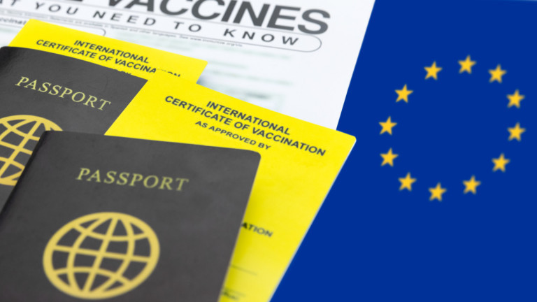 Разбиха мащабна мрежа за фалшиви сертификати за ваксинация срещу коронавирус