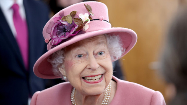 Покрай пандемията от COVID 19 кралица Елизабет Втора почти изцяло замени Бъкингамския