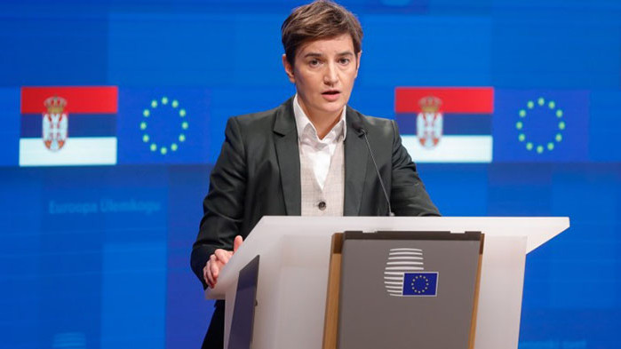 Сръбският премиер Ана Бърнабич говори безпрецедентни глупости, заяви социологът Весна