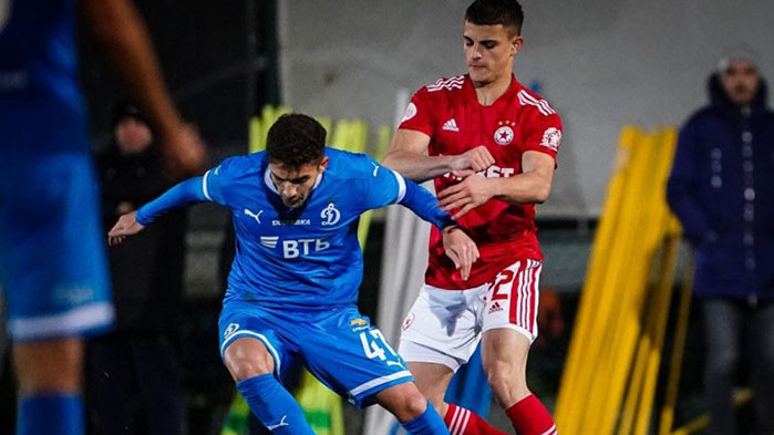 Става въпрос за 17-годишния талант на червените Георги Чорбаджийски. От