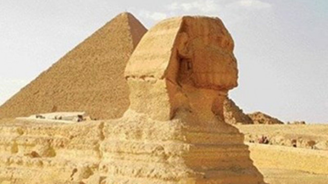 Археолози са открили в Египет два колоса от варовик на