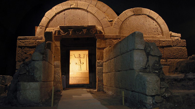 Реновациите съвпадат с 40 годишнината от откриването на Тракийската царска гробница