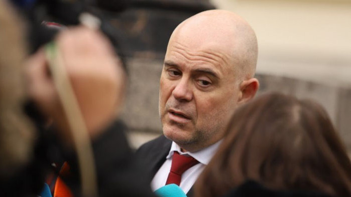 Главният прокурор Иван Гешев изпрати до министъра на финансите Асен