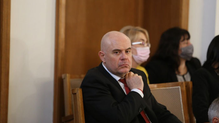 КПКОНПИ започва проверка по сигнали срещу главния прокурор Иван Гешев