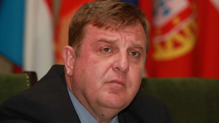 Каракачанов няма да остане начело на ВМРО, предлага Джамбазки, Сиди и Веселинов