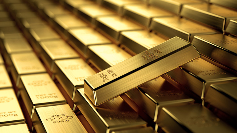 Цената на златото отново спадна под $1800 за унция