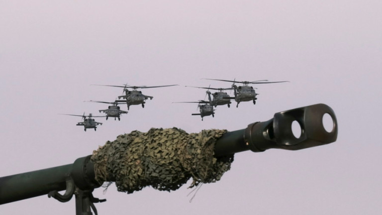 САЩ доставиха военни хеликоптера Black Hawk на Хърватия, която участва в мини