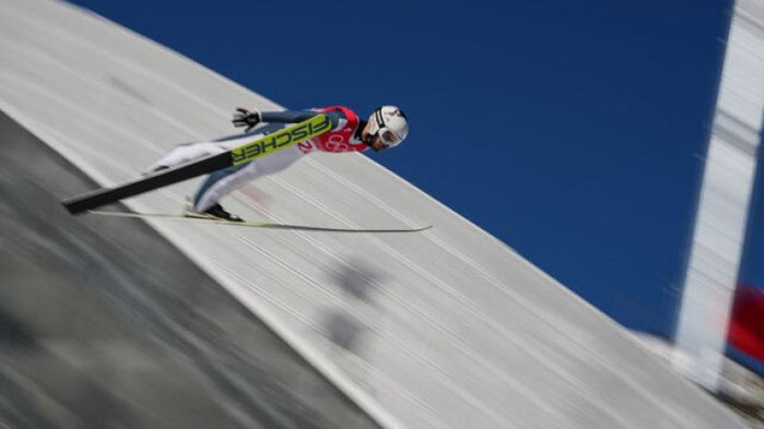 Най-добрият български ски-скачач Владимир Зографски се класира за финалите на