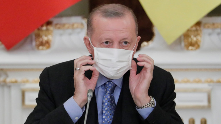 Турският президент Реджеп Тайип Ердоган обяви в събота, че той и