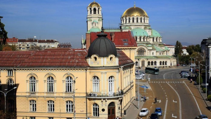 Учените от академията призовават управляващите за спешен диалог, преди да