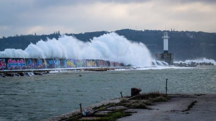 През по-голямата част от деня ще е облачно, късно следобед