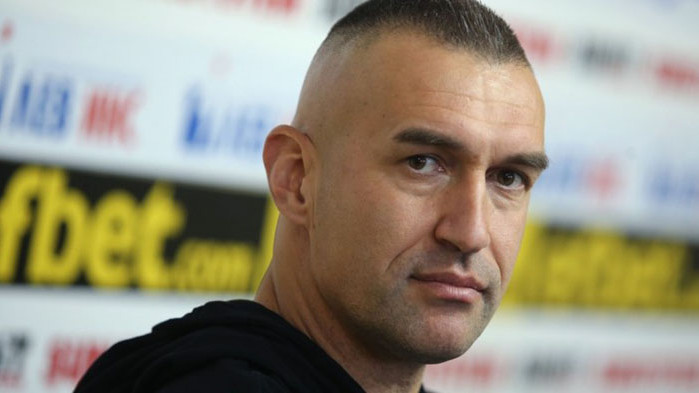 Нападателят Мартин Камбуров коментира евентуално свое завръщане в Локомотив Пловдив.