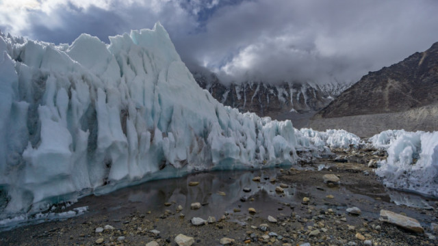 Напредъкът в сателитните технологии e разкрил че световните ледници съдържат значително