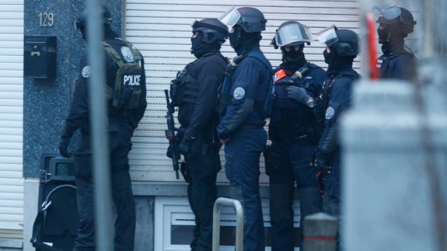 Над 100 белгийски полицаи са нахлули в град Антверпен и