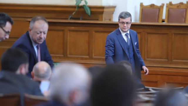 Премиерът Кирил Петков трябваше да отиде в прокуратурата даже без