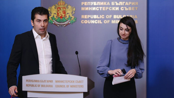 От профила във Фейсбук на Асен Генов Чакайте! Аз едно