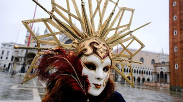 Емблематичният Венециански карнавал в Италия започва от 12 февруари в