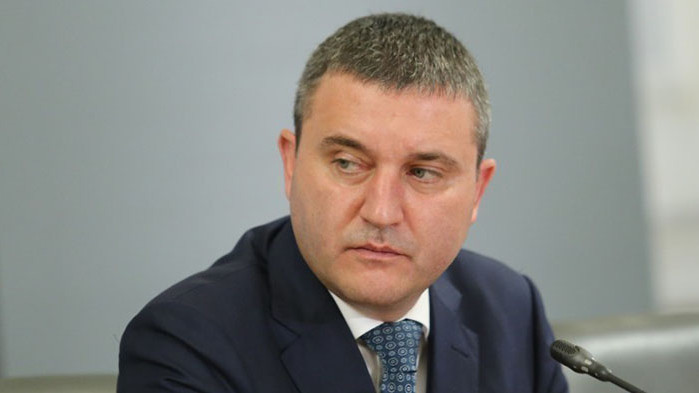 Горанов: В страната се изпълнява опасен социален експеримент