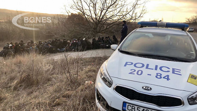 Голяма група мигранти са заловени край Нова Загора предаде кореспондентът