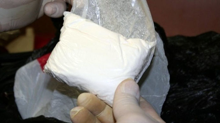 Четирима обвиняеми за контрабанда и държане на наркотични вещества с