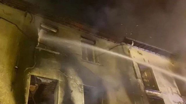 Експлозия е станала около 1 30 ч в сграда в малкия