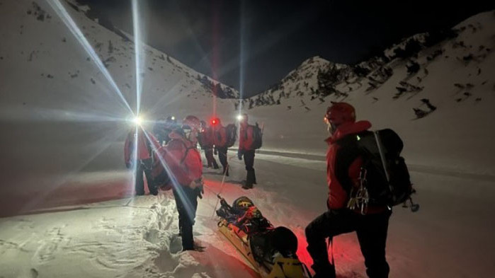 Близо 10 часа е продължила тежката спасителна акция по извеждане