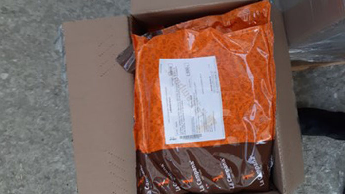5 тона контрабандни подправки лъснаха в пратка с керамични плочки