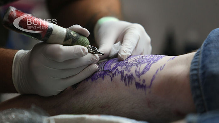 Малко над един милион българи имат татуировки. Това показва проучване