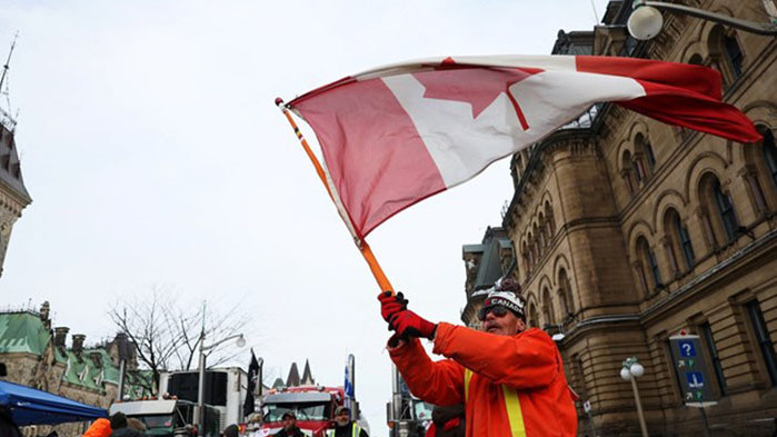 Полицията с ултиматум срещу протестиращите в Отава: Веднага се махнете (ВИДЕО)