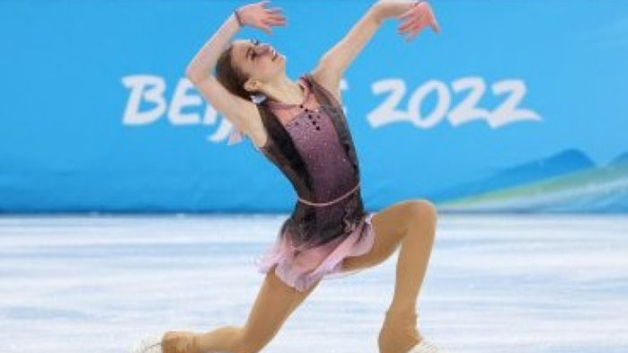 Състезателката ни по фигурно пързаляне Александра Фейгин, със стартов номер