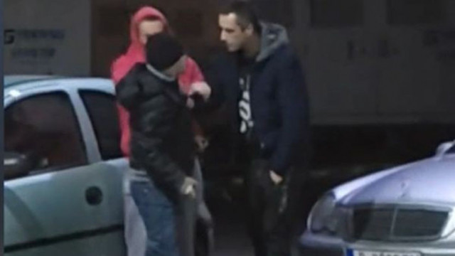 Мъж налетя на бой на момче на бензиностанция във Варна