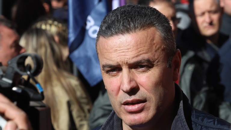 Пожарникари протестират в столицата, недоволни от парите и идеите за реформа