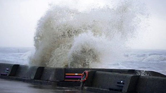 На места е наредена и евакуация Трета буря за по-малко