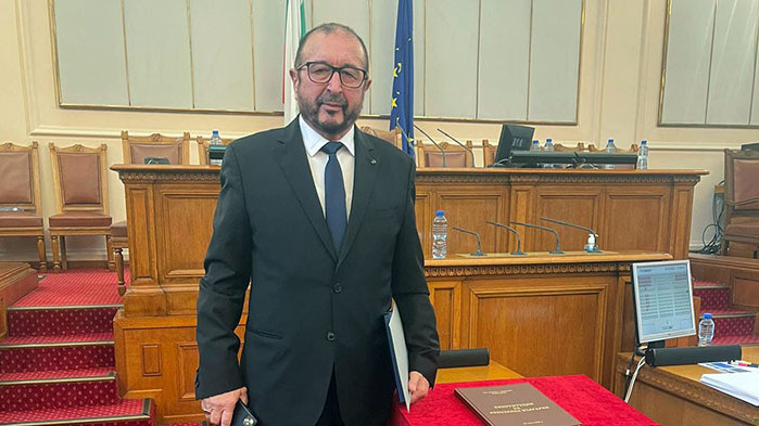 След появилата се информация, че депутатът от Варна е нарушил