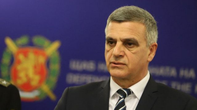 Военният министър: България спазва строго изискванията за износ на оръжия и боеприпаси