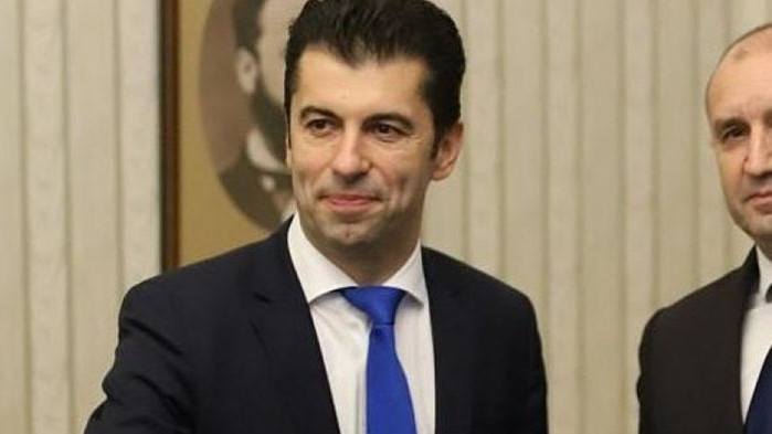 На Радев вече не му издържат нервите – и очевидно