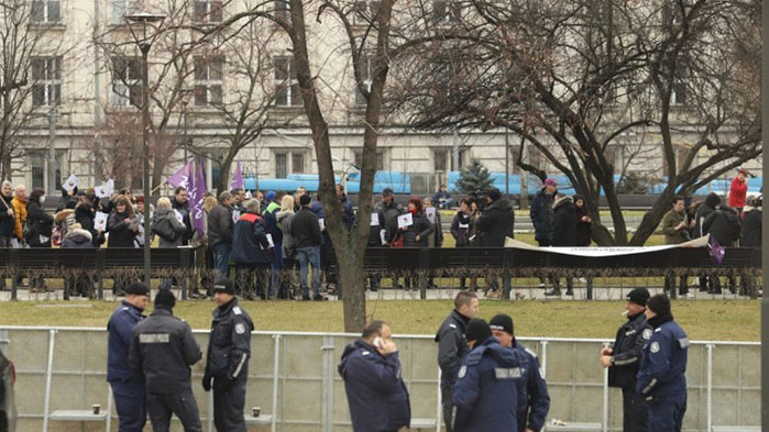 Протести под прозорците на властта, центърът на София е блокиран (СНИМКИ, ВИДЕО)