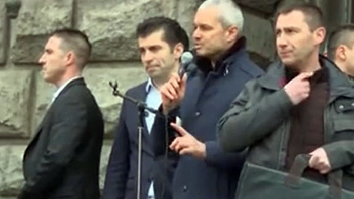 От Фейсбук профила на Виктор Димчев Когато и Сашо Кадиев