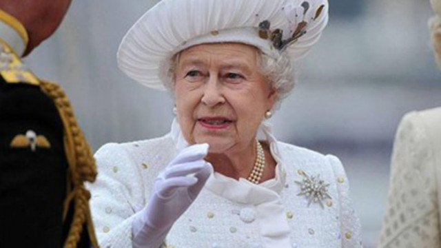 Заразената с COVID британска кралица Елизабет II проведе както обичайно