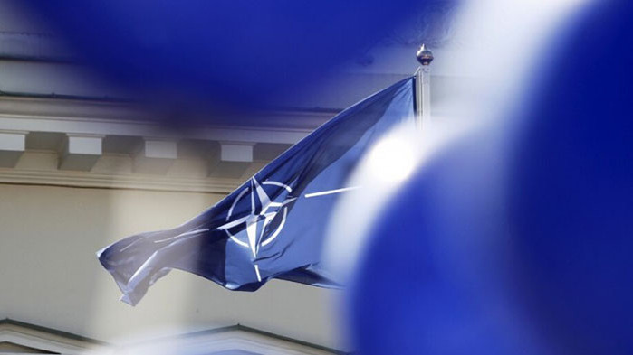 НАТО се събира на спешна среща заради конфликта в Украйна.