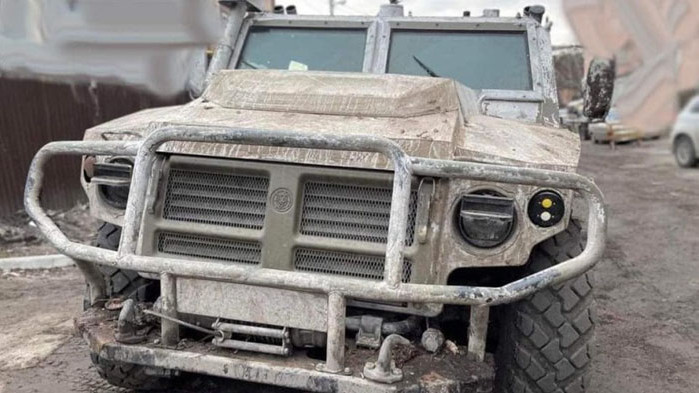 Руски военни камиони нахлуват в Киев