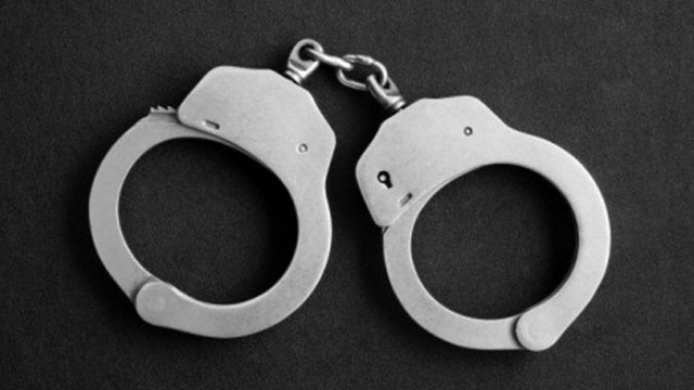 Криминалисти от Второ районна управление от Варна са задържали 19 годишен
