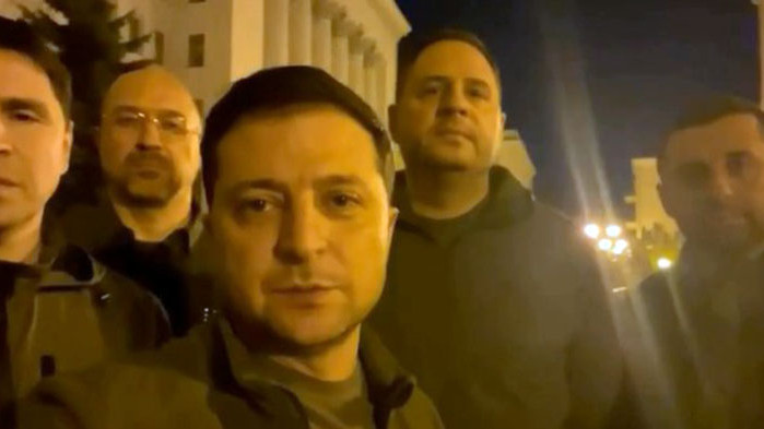 Зеленски пусна видео, в което потвърждава, че се намира в Киев (ВИДЕО)