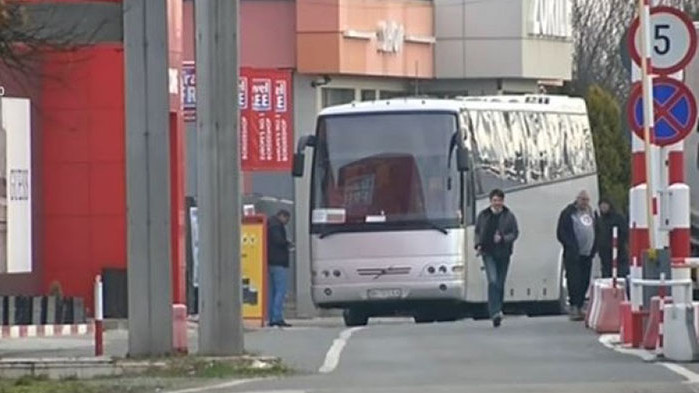 Пристигнаха първите два автобуса с евакуирани от Украйна
