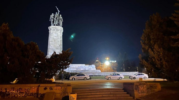 Рашков арестува ученици, написали „Спасете Украйна“ на Моча