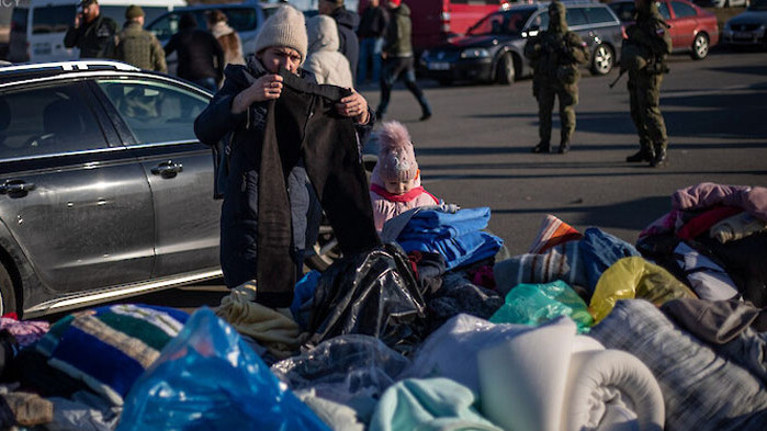 Вълна от съпричастност към бежанците от Украйна заля българите: хиляди